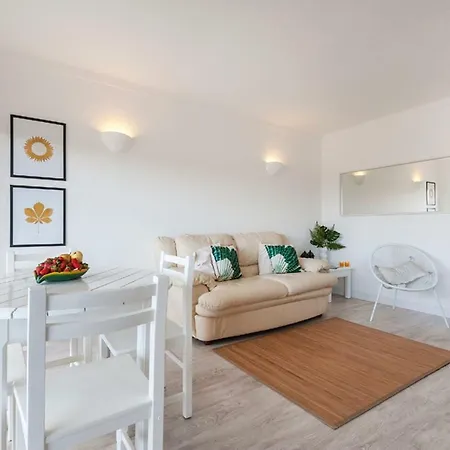 Lovelystay - White House Loft - Vau Apartmán